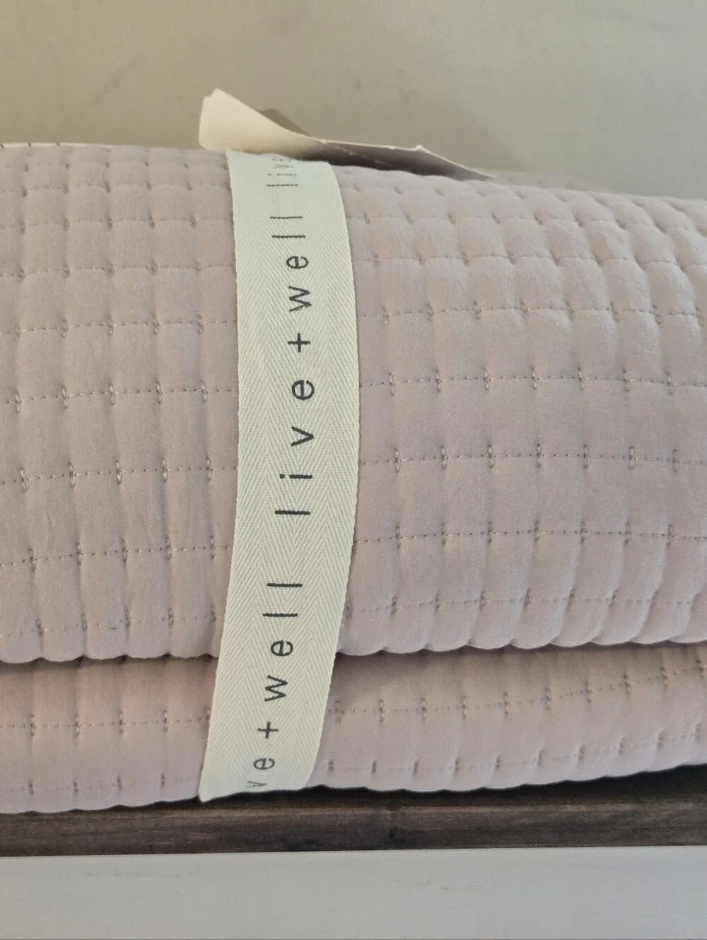 NWT Live + Well Logan Queen Size Quilt 90x90